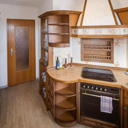 Apartment Wohnen - Schlafen - Essen Alles In Einem Haus Rammingen